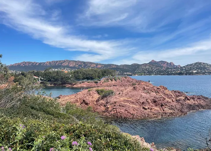 Charming Loft With Sea View * Saint-Raphael (Var)